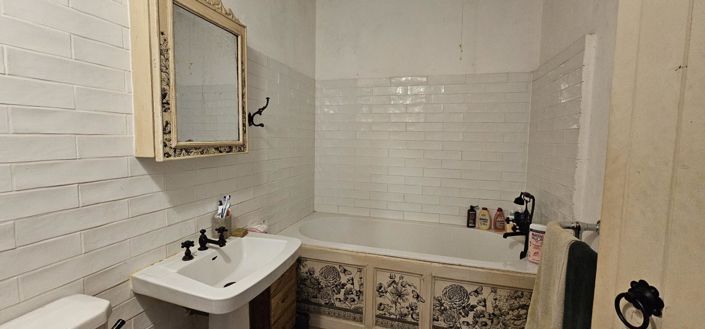 Image No.14-3 Bed Property for sale