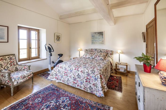 Image No.8-5 Bed House for sale