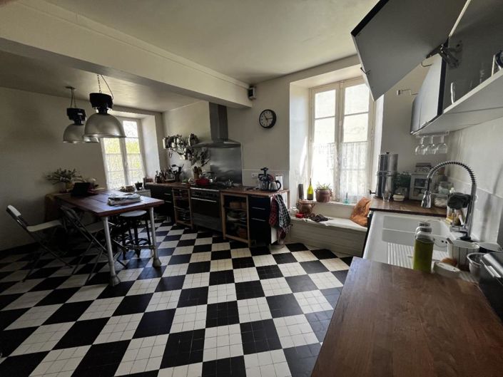 Image No.11-Propriété de 12 chambres à vendre à Carla-Bayle