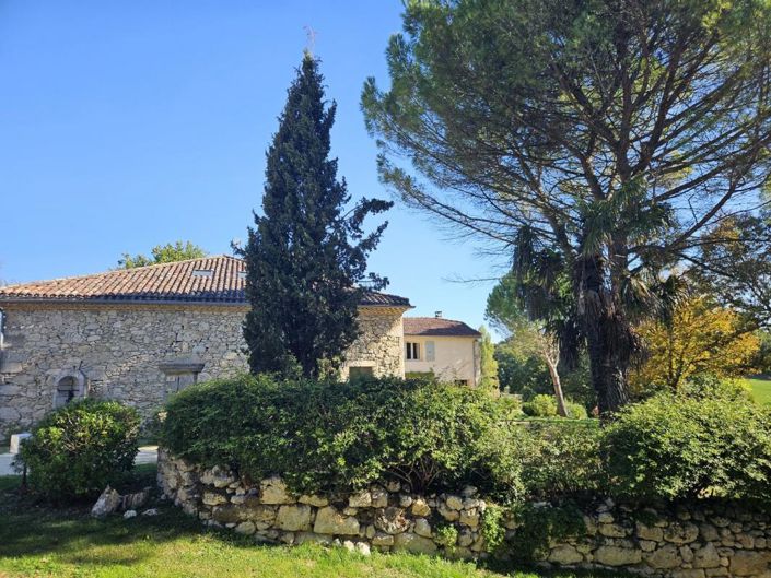 Image No.1-8 Bed Property for sale