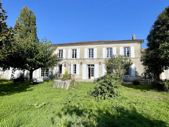 Image No.1-5 Bed Property for sale