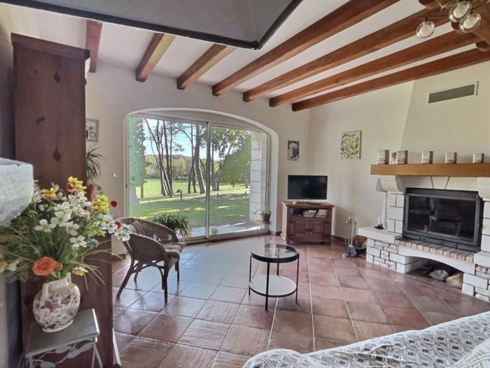 Image No.5-6 Bed Property for sale