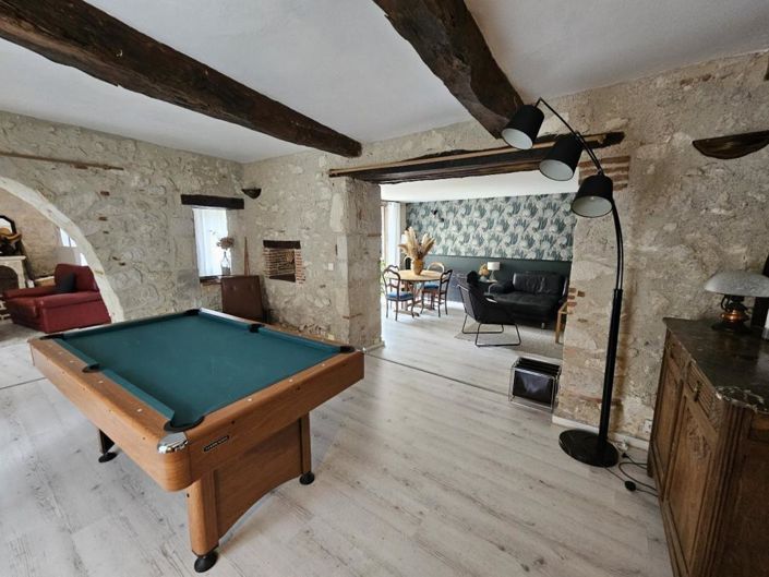 Image No.13-8 Bed Property for sale