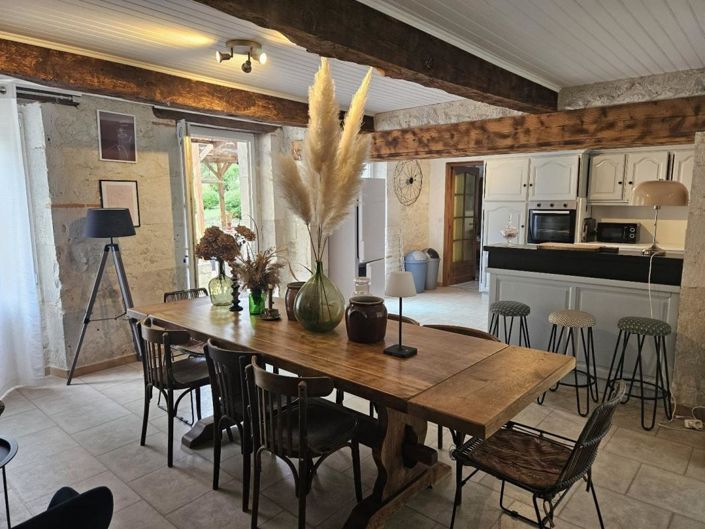 Image No.16-8 Bed Property for sale