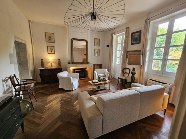 Image No.4-8 Bed Property for sale