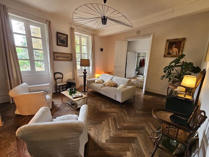 Image No.5-8 Bed Property for sale