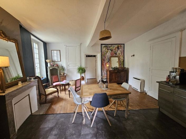 Image No.7-8 Bed Property for sale