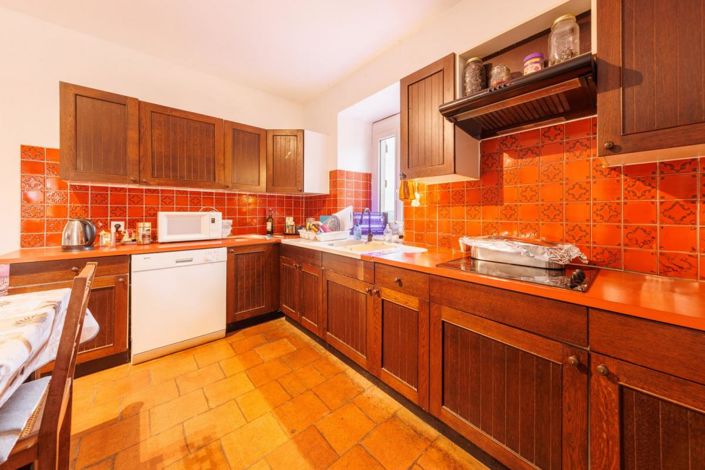 Image No.10-6 Bed House for sale