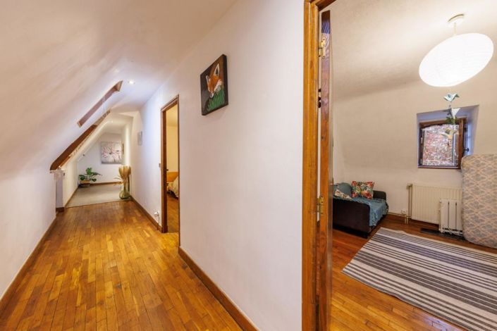 Image No.12-6 Bed House for sale