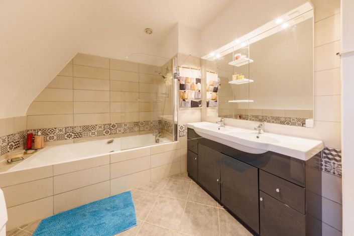 Image No.15-6 Bed House for sale