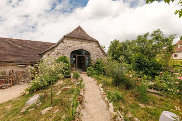 Image No.17-6 Bed House for sale