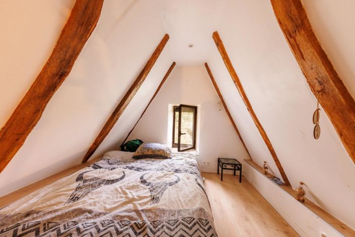 Image No.8-6 Bed House for sale