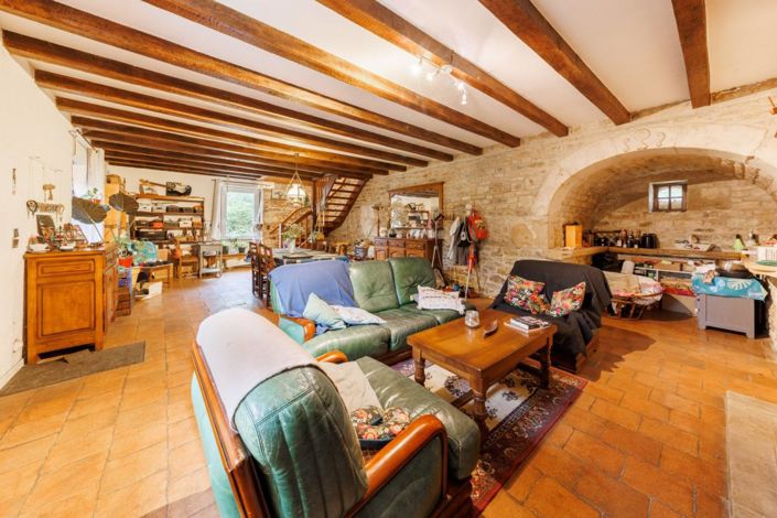 Image No.9-6 Bed House for sale