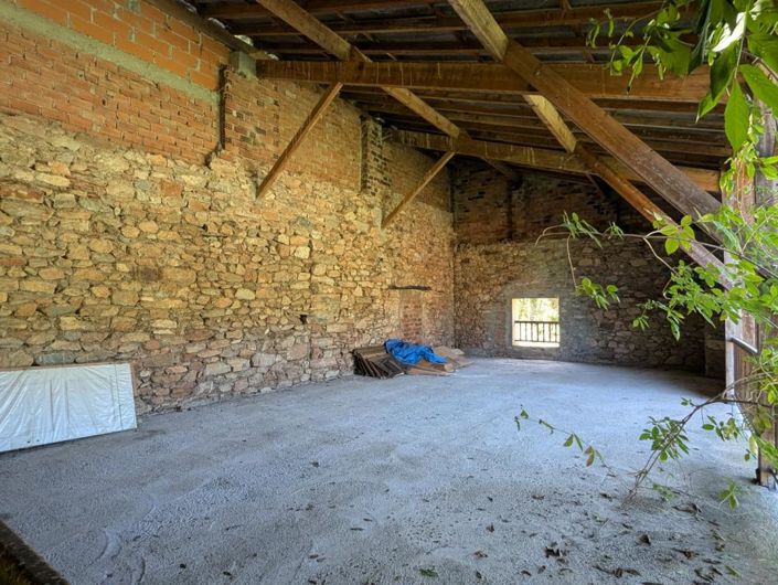 Image No.12-3 Bed Property for sale