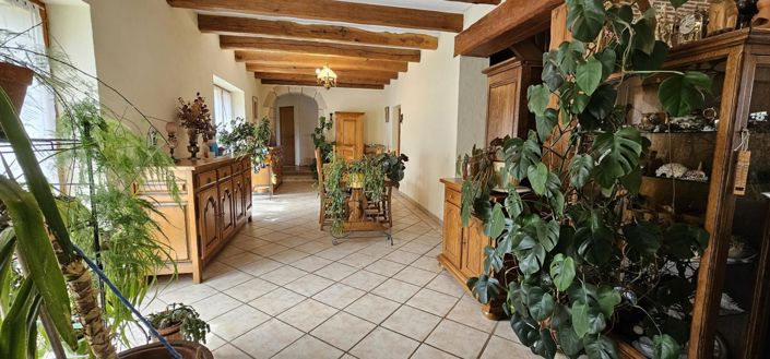 Image No.8-5 Bed House for sale