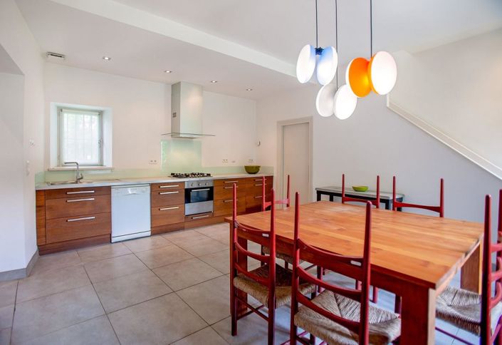 Image No.17-5 Bed Property for sale