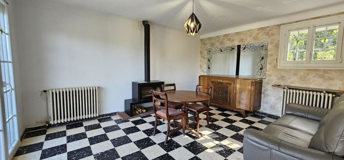 Image No.10-3 Bed House for sale