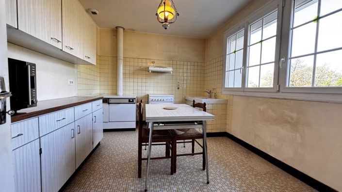 Image No.11-3 Bed House for sale