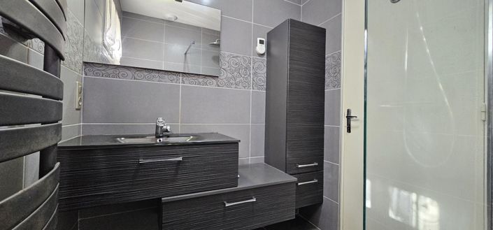 Image No.8-3 Bed House for sale