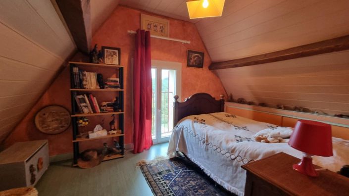 Image No.10-8 Bed House for sale