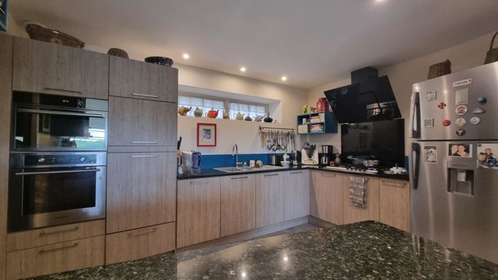 Image No.4-8 Bed House for sale