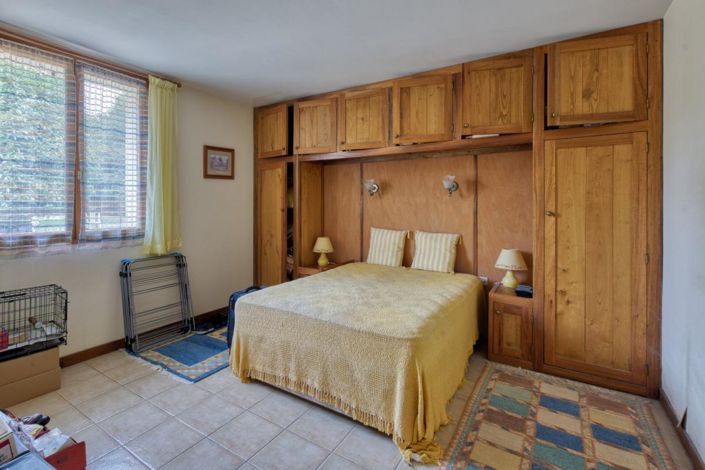 Image No.12-5 Bed House for sale