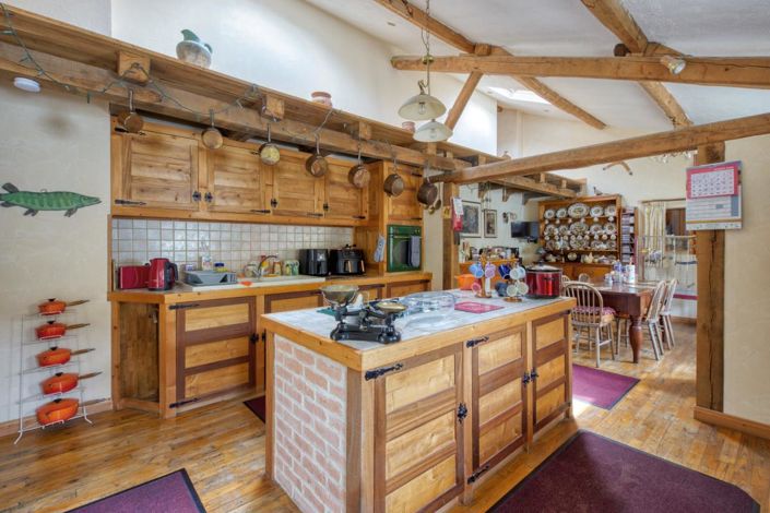 Image No.3-5 Bed House for sale