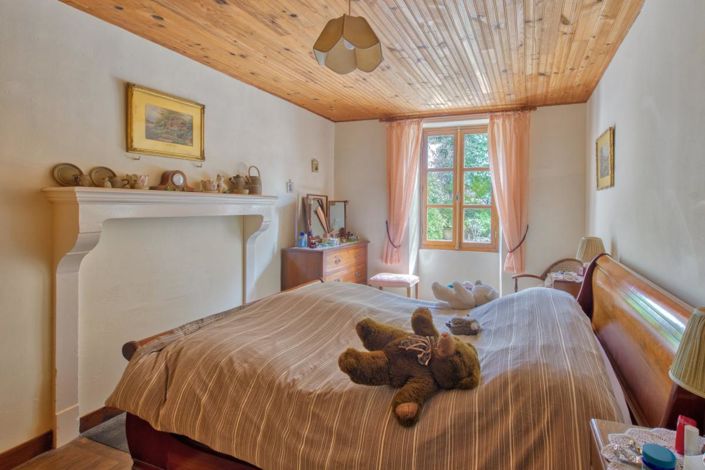 Image No.8-5 Bed House for sale