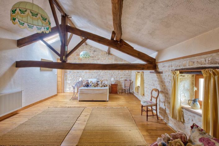 Image No.9-5 Bed House for sale