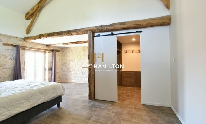 Image No.11-7 Bed Property for sale