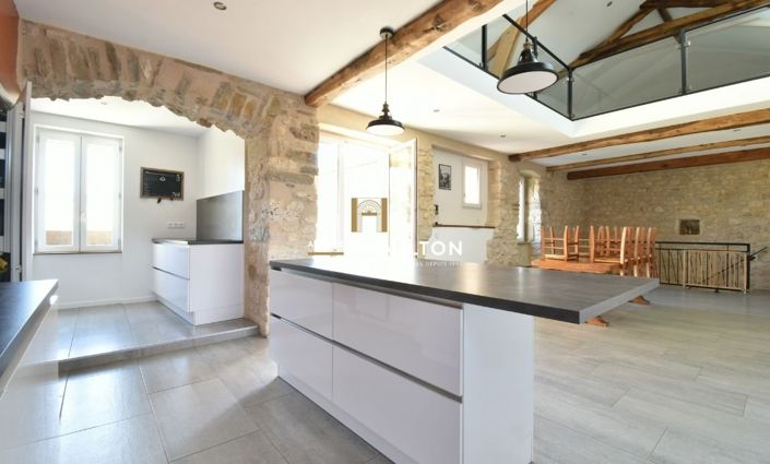 Image No.5-7 Bed Property for sale