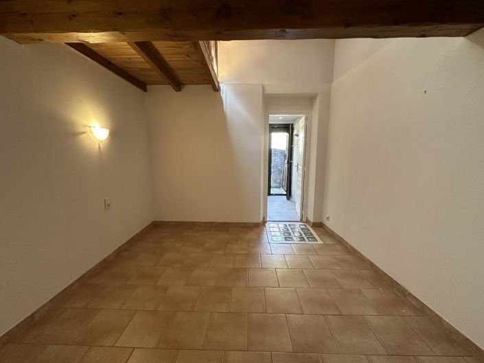 Image No.10-2 Bed Property for sale