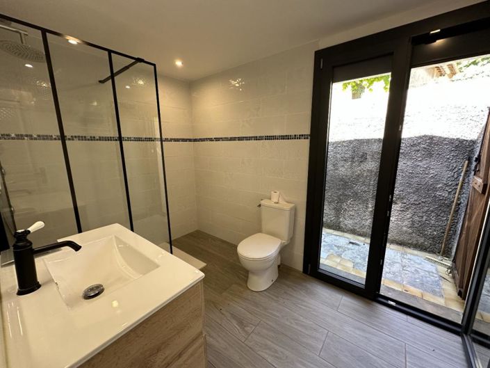 Image No.11-2 Bed Property for sale