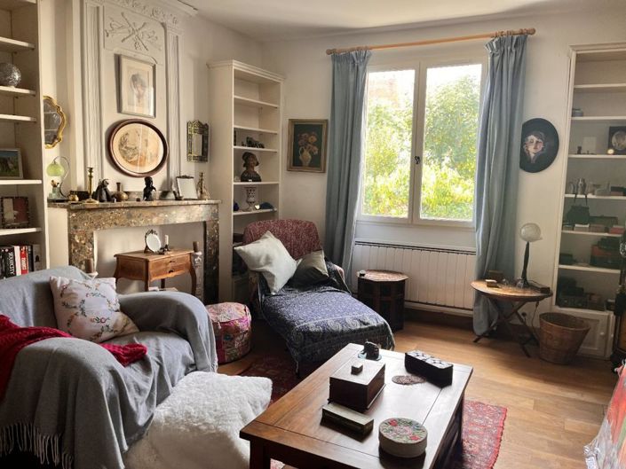 Image No.10-3 Bed Property for sale