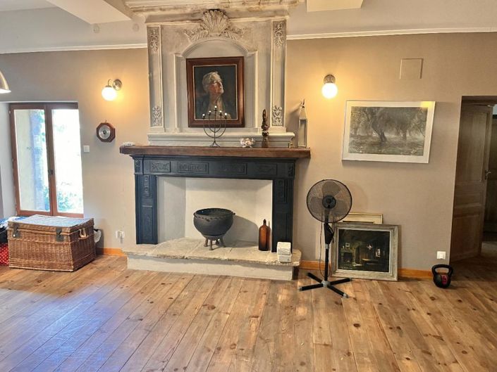 Image No.13-3 Bed Property for sale