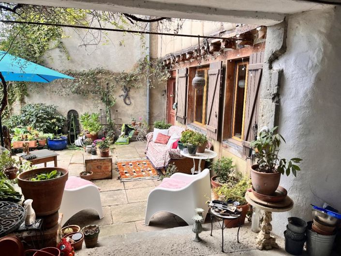 Image No.17-3 Bed Property for sale