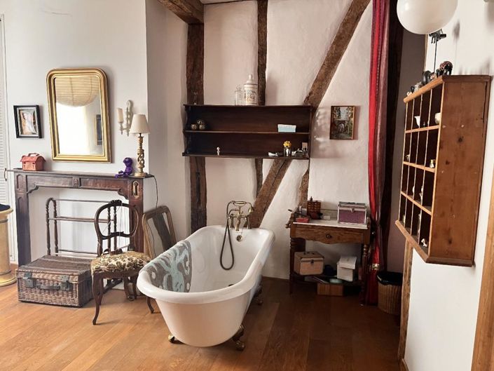 Image No.8-3 Bed Property for sale