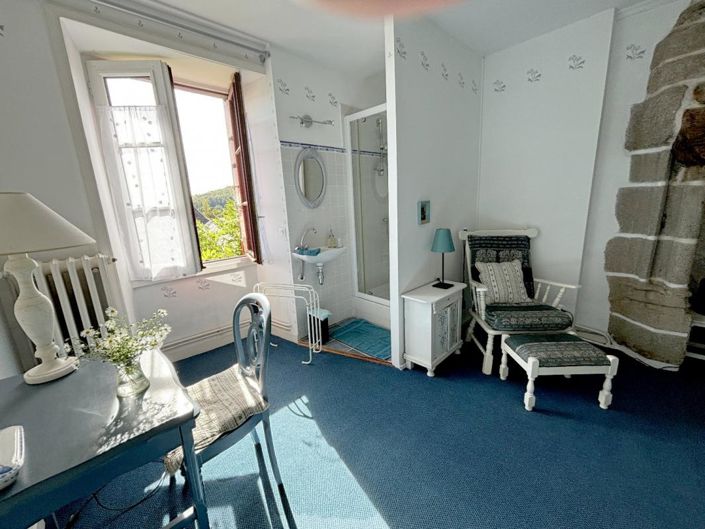 Image No.6-5 Bed House for sale