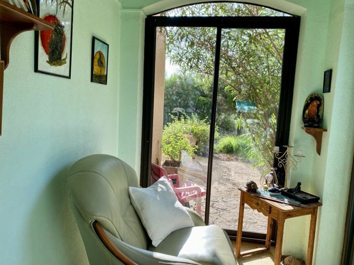 Image No.10-3 Bed Property for sale