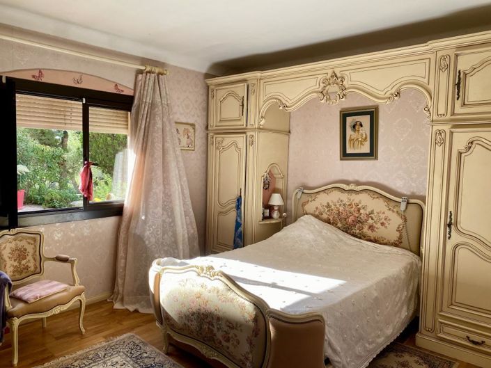 Image No.14-3 Bed Property for sale