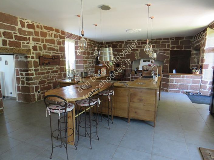 Image No.12-5 Bed Property for sale