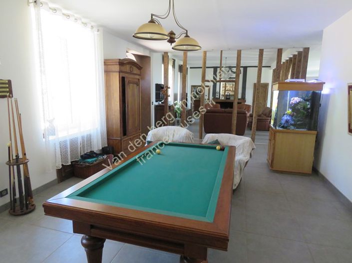 Image No.19-5 Bed Property for sale