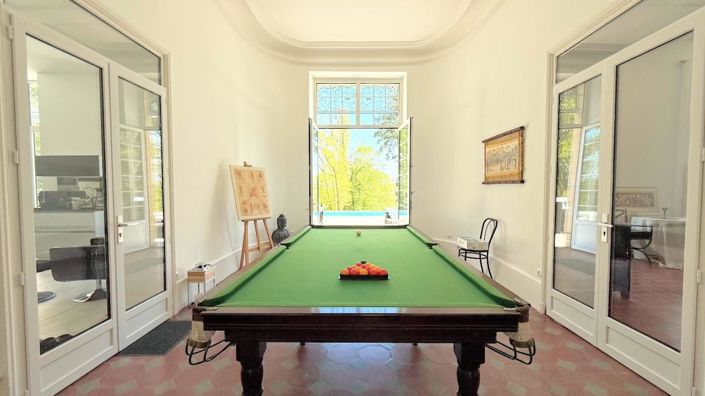 Image No.13-11 Bed Property for sale