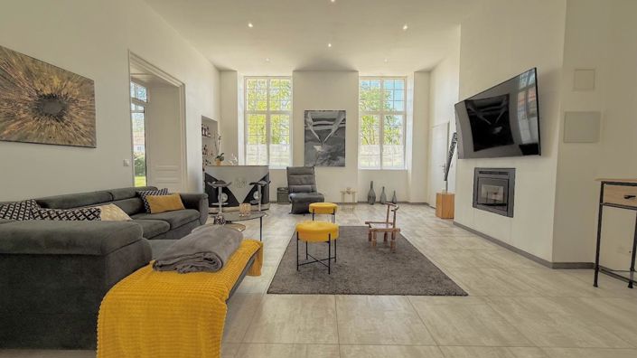 Image No.14-11 Bed Property for sale