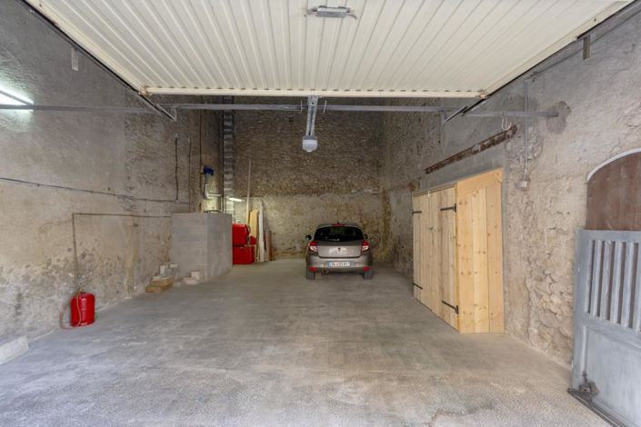 Image No.17-4 Bed Property for sale