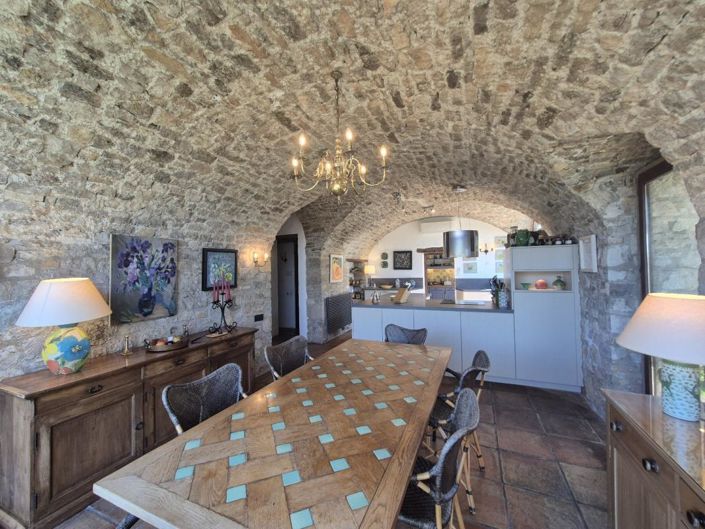 Image No.20-4 Bed Property for sale