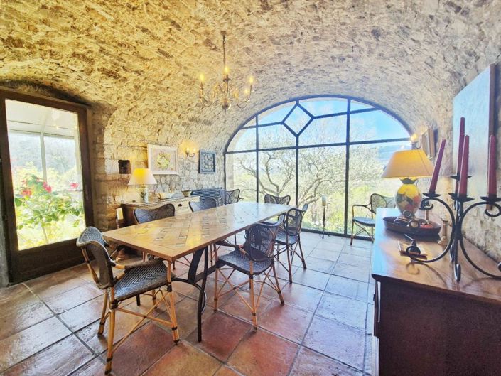 Image No.4-4 Bed Property for sale