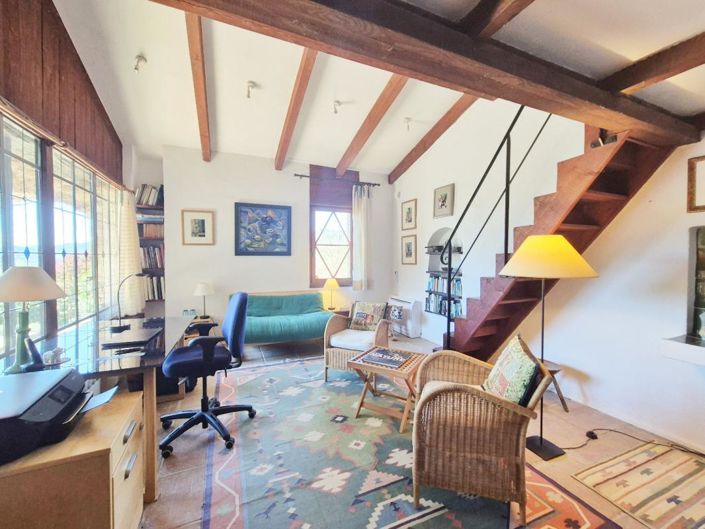 Image No.8-4 Bed Property for sale