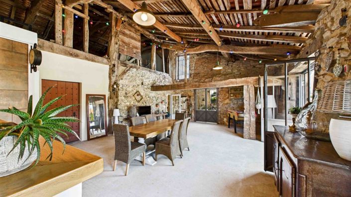 Image No.1-6 Bed Property for sale