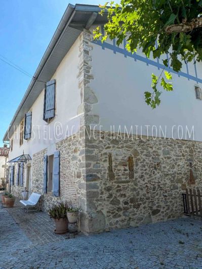 Image No.9-6 Bed Property for sale